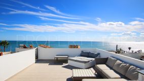 Stunning Townhouse Steps from the Beach