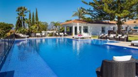 Villa en venta en Elviria, Marbella Este