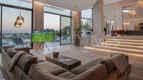 Villa for sale in Benahavis