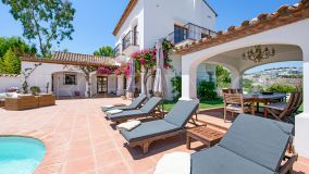 For sale 5 bedrooms house in El Herrojo