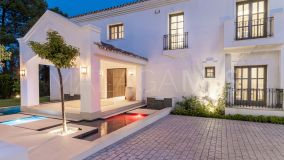 Villa for sale in Atalaya Golf, Estepona Est