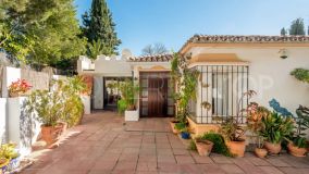 For sale villa in Elviria with 4 bedrooms
