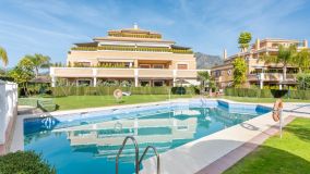 Apartamento en venta en La Quinta del Virrey, Marbella Golden Mile