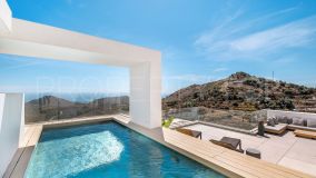 Duplex penthouse for sale in Marbella with 3 bedrooms