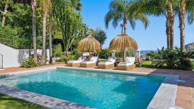 Villa for sale in El Madroñal, Benahavis