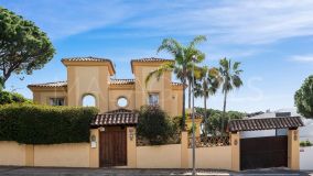 Villa for sale in Elviria, Marbella Est