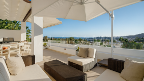 Zweistöckiges Penthouse zu verkaufen in Las Tortugas de Aloha, Nueva Andalucia
