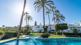 Adosado en venta en Altos del Paraiso, Benahavis