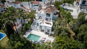 Villa for sale in Los Naranjos Hill Club, Nueva Andalucia