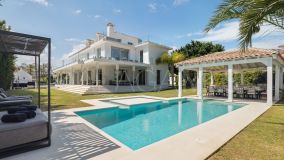 Villa en venta en La Pera, Nueva Andalucia