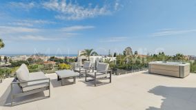 Villa en venta en La Pera, Nueva Andalucia