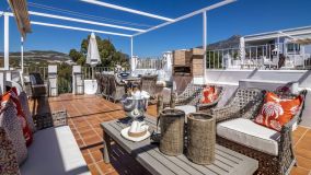Town House for sale in Aloha Pueblo, Nueva Andalucia