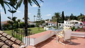 For sale villa with 3 bedrooms in Estepona