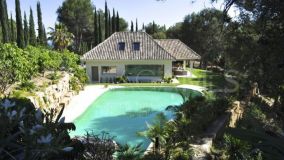 Villa for sale in Rio Real, Marbella East