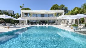 Villa for sale in Nueva Andalucia, Marbella