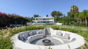 Villa en venta en Nueva Andalucia, Marbella