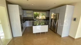 Villa en venta en El Herrojo, Benahavis