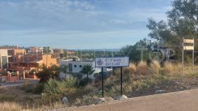 Plot with building license in Elviria with beautiful sea views.