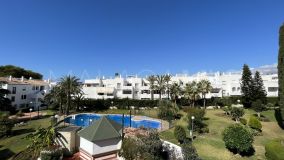 Apartamento en venta en Paraiso Barronal, Estepona