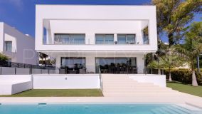 Se vende villa en Guadalmina Baja con 4 dormitorios