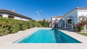 Villa for sale in Hacienda Guadalupe, Manilva