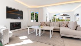Villa for sale in Hacienda Guadalupe, Manilva
