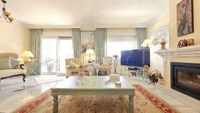 4 bedrooms semi detached villa for sale in La Duquesa Golf