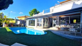 Villa for sale in Estepona Golf, Estepona Ouest