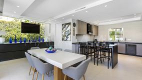 Villa for sale in Isla de Guadalmina, San Pedro de Alcantara
