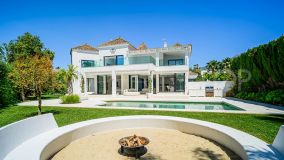 Situated in the pretty residential gated community of Parcelas del Golf, this newly refurbished luxurious 4 bedroom home is nestled right in the very heart the most exclusive location, adjacent to Royal Las Brisas Golf Course.