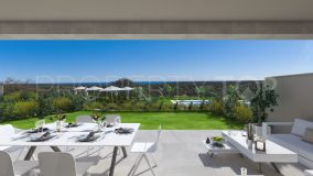 For sale ground floor apartment in Nueva Andalucia with 3 bedrooms