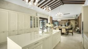 Villa con 5 dormitorios en venta en Nueva Andalucia