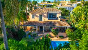 Comprar villa con 4 dormitorios en Guadalmina Alta