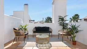 Penthouse with 2 bedrooms for sale in Nueva Andalucia