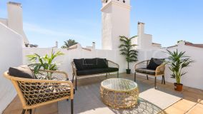 Penthouse with 2 bedrooms for sale in Nueva Andalucia