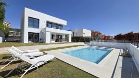 Hus i byn for sale in La Duquesa, Manilva