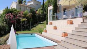 Villa for sale in Los Arqueros, Benahavis