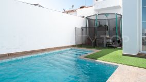 For sale town house in Guadiaro with 4 bedrooms