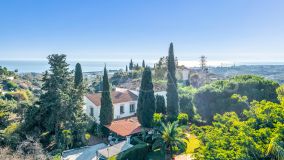 Villa for sale in Altos de Estepona