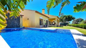 Hus i byn for sale in La Duquesa Golf, Manilva