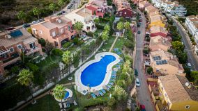 Buy semi detached house in Alcaidesa