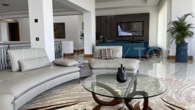 Villa en venta con 6 dormitorios en San Roque Club