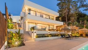 Las Lomas de Nueva Andalucia 5 bedrooms villa for sale