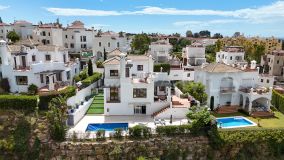 Villa for sale in Estepona