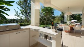 Villa for sale in Aloha, Nueva Andalucia