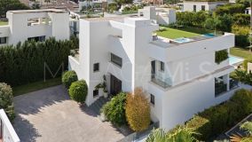 Villa en venta en Nueva Andalucia, Marbella