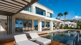 Villa for sale in El Herrojo, Benahavis