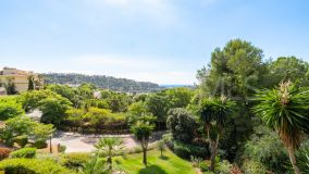 Apartamento en venta en Los Arqueros, Benahavis