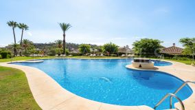 Apartamento en venta en Los Arqueros, Benahavis