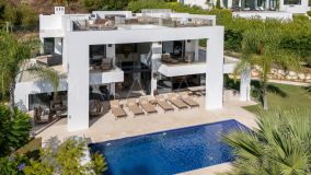 Villa for sale in Nueva Andalucia, Marbella